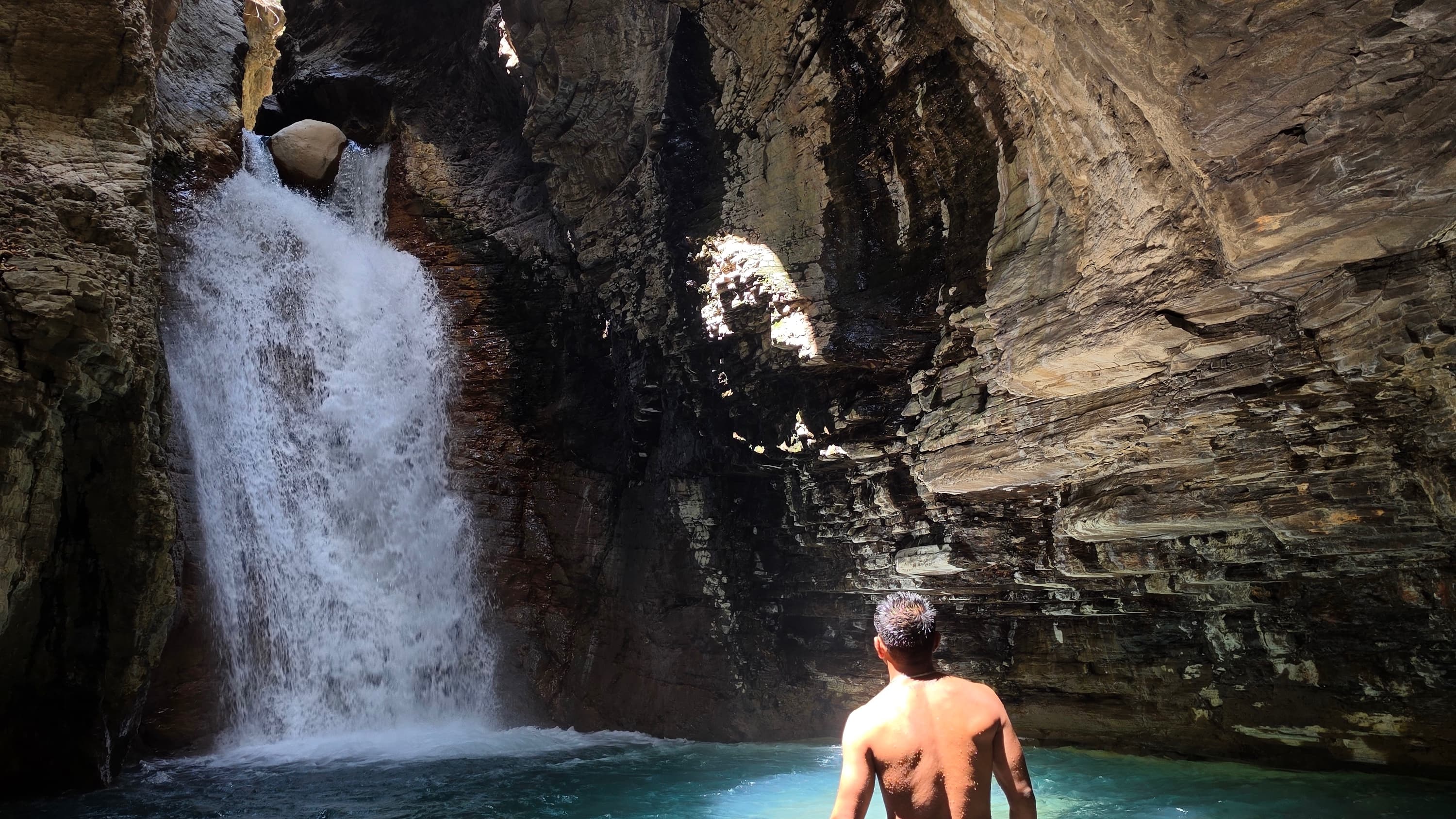 Leona Waterfall + Tubing - Gallery 4