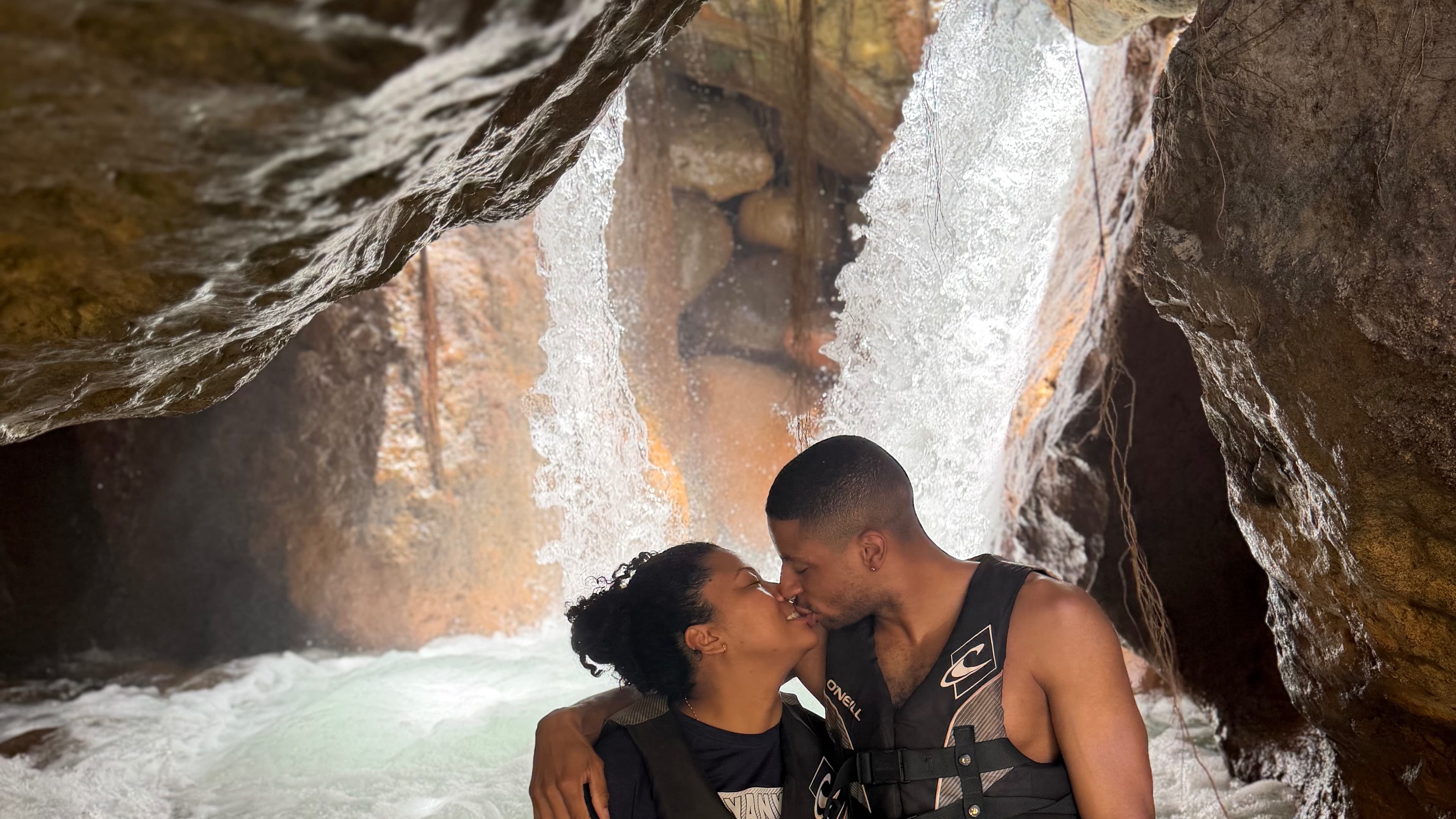 Leona Waterfall + Tubing - Gallery 9